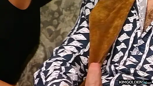 Geile Blondine in wilder Selbstbefriedigung