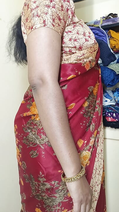 Red color saree cheating Housewife 1