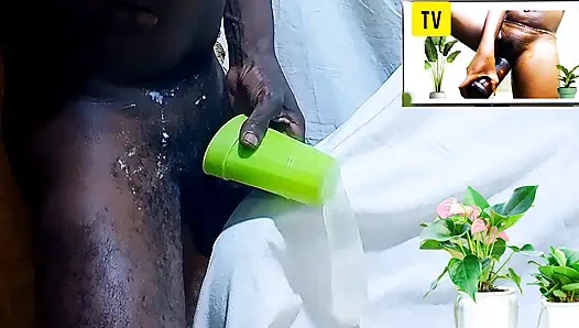 Islak ateşli amcık mastürbasyonu izlerken su ve orgazm dolu prezervatifle nasıl sikiştim ve cinsel anın tadını çıkardım!