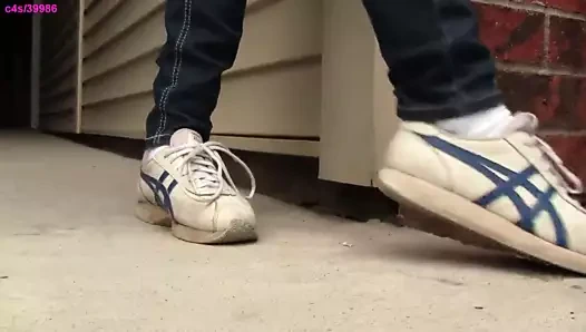 Stacy tarafından amigo sigara ezmek