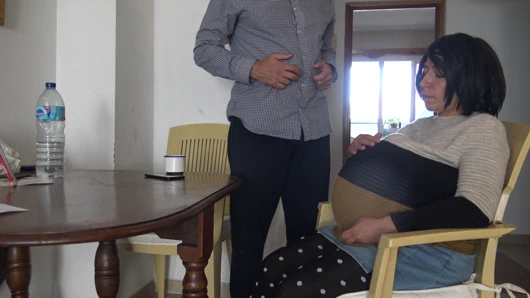 Üvey oğlum kıllı göt deliğimin içine boşalmak istedi