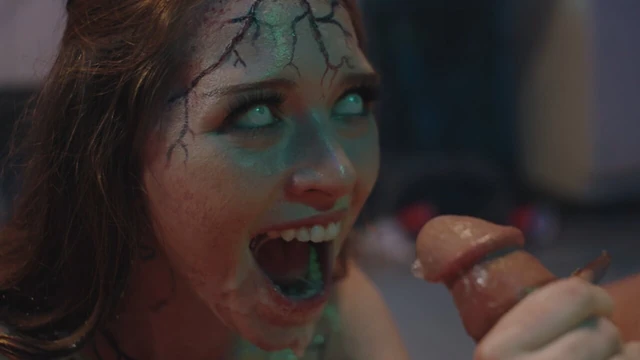 Дикие лесбиянки превращают пару в секс-рабынь - поедание киски, минет, камшот и МНОГО сквирта