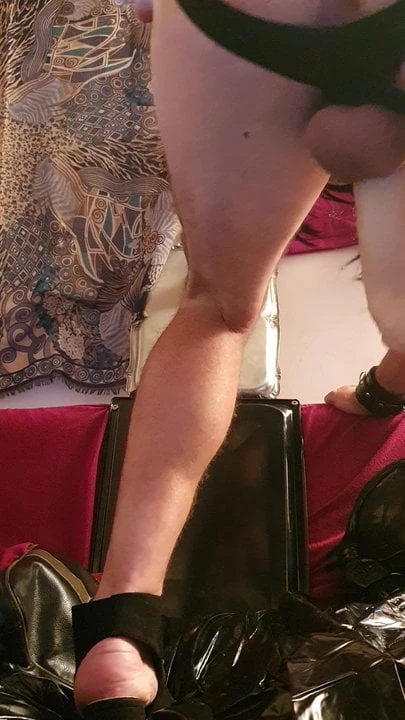 Hetero im frauen wetlook steht auf anal