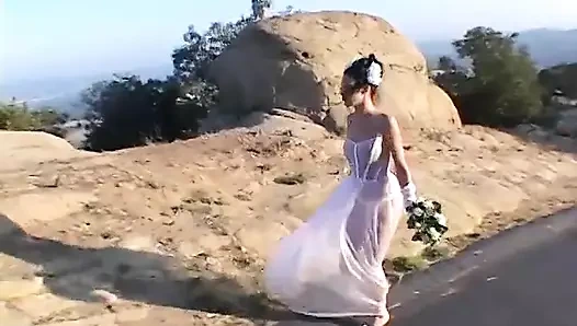 Gelin son bir üçlü seks istiyor