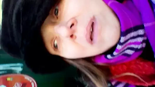 Dicksucker şarkı söylemeyi biliyor