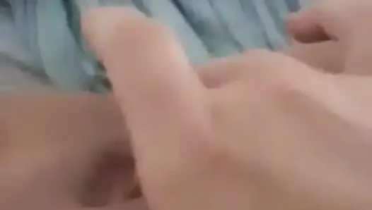 Amcığımla oynuyorum