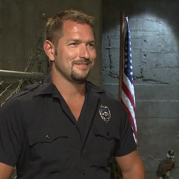 Memur Yargıç iki sapık tarafından sikiliyor ve dev yarağı sikiliyor