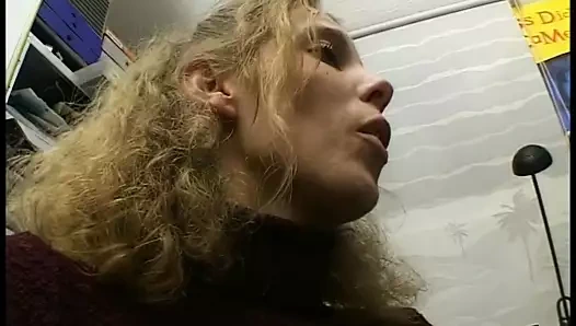 Auf der Arbeit gefickt