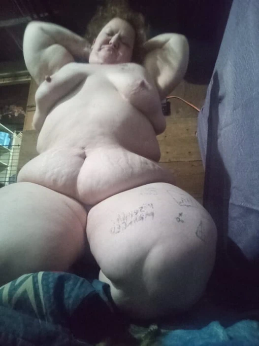 Kalın şişeye biniyor