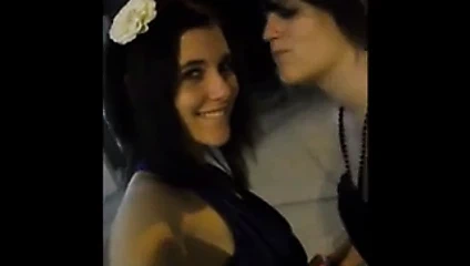 Eve dönüşten sonra sevişen kızlar