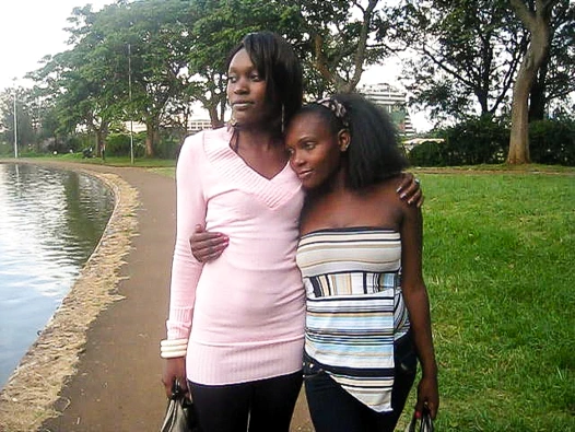 Gizli Afrikalı lezbiyen aşıklar, banyoda seks, randevu