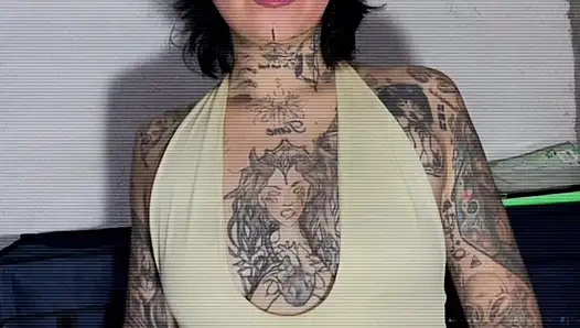 Üvey babası mastürbasyon yaparken onu kaydediyor