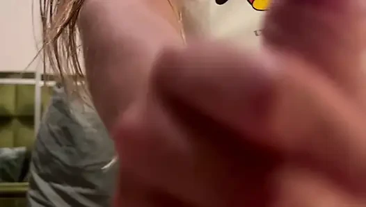 Ayaklarıma boşalıyor ayakla mastürbasyon