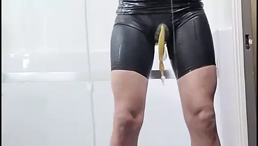 Lavman, lateks, derin boğaz, sidik pantolonu, kendini esaret