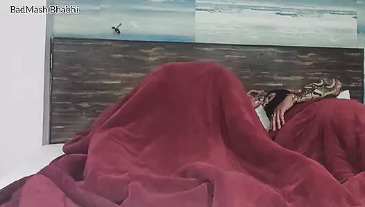 Jawan Bengali Pooja Bhabhi Blue Lipstick Laga Husband Ka Lund Chusa Aur Pati Se Hard Chudai Karwai(Clear Hindi Audio)