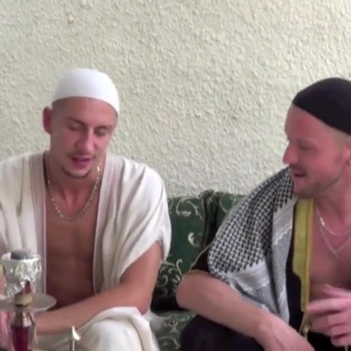 Badboy seyx Arap xxl yarakla sikiliyor