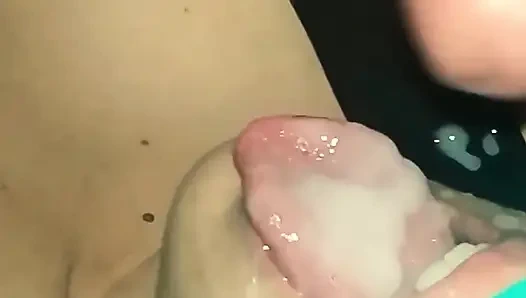 Gerçek ev yapımı, karım boşaldıktan sonra tüm spermleri emmeyi seviyor ve ben, gerçek gavat bir koca gibi bunu izlemeye karşı koyamıyor