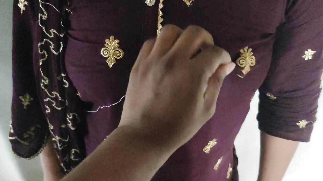 Kırmızılı Bengalli kız üç resim açık havada video. tam bangla sesi