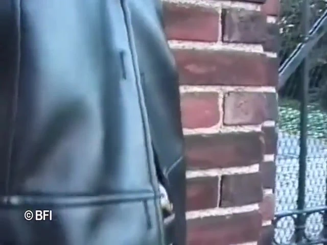 Nô lệ châu Á cuối cùng 33