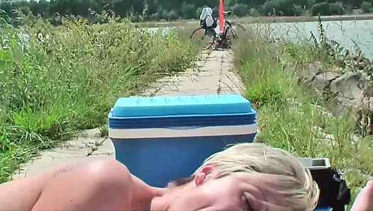 Du Drecksfotzen MILF sagte er und spritzt Ihr in die Fresse