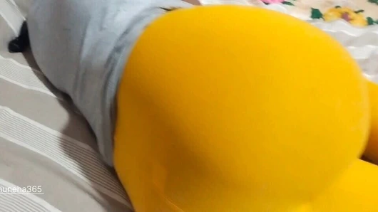 Hintli kız arkadaş evliliği duymadan önce sevgilisi tarafından sikiliyor