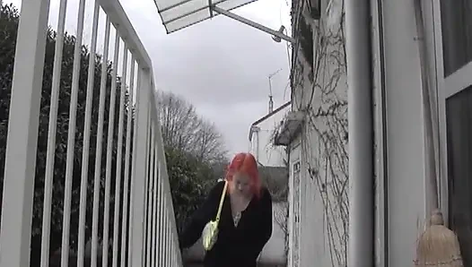 Yaramaz Fransız sürtük sıkı götünü siktiriyor