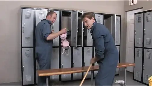 En sert orta yaşlı seksi kadın harika grup seks partisi!! Emecek en büyük yaraklar, sikişecek en ateşli sürtük amcıklar!! Cilt 1