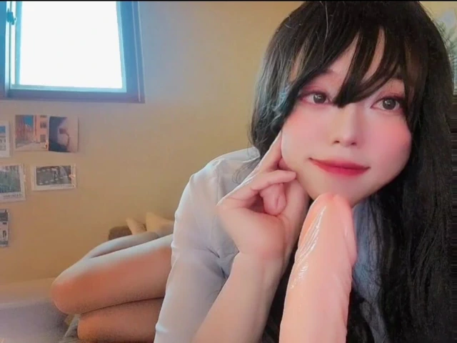 (Eng.sub) Güzel kız öğrenci elf büyük dildolara gırtlağına kadar alıyor, gözyaşları dökülüyor ve bunalmış bir ahegao yapıyor.