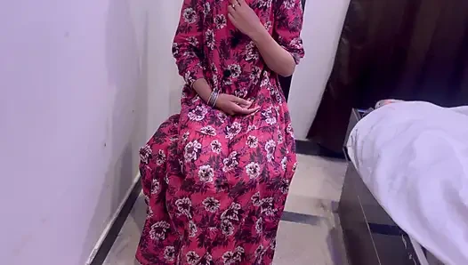 Hintli sevimli desi xxx genç 18+ kız otel odasında çok sert ağrılı anal seks videosu onu bağlayıp amını parmaklıyor