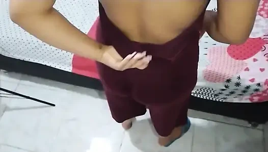 New York Abd'li 18 yaşındaki esmer büyük sarkık memeler üvey erkek kardeşinin büyük yaraklı pistasını sikiyor