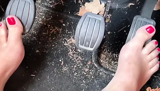 Yalınayak ve külotsuz sürüş