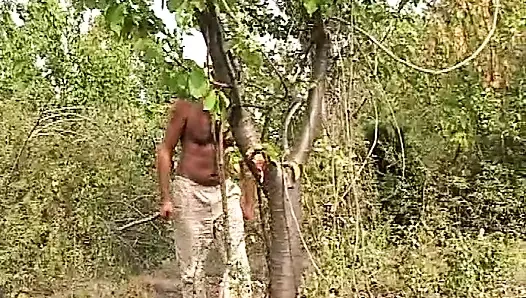 Doğada mükemmel bir sikiş, michela'nın erkek delisini mutlu eder