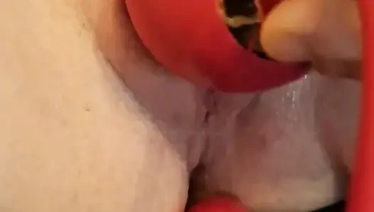 Amcık boşalana kadar azdırıyor