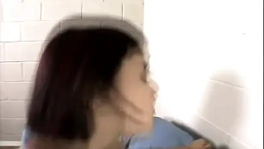 Yoğun Bir Orospu Kocaman Bir Aleti Emiyor (Film)