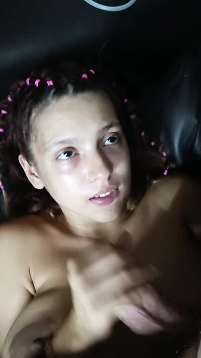 teen gags emme büyük horoz verir footjob ve alır büyük yüz twinks
