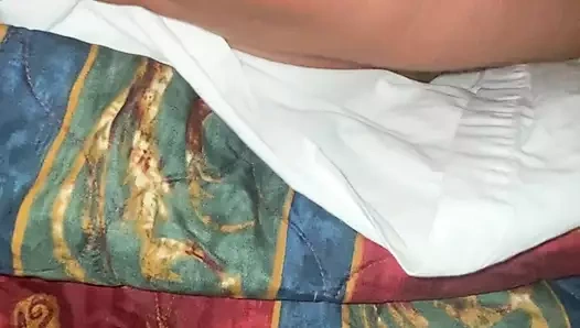 Büyük memeler, sıkı amcık.