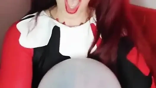 Shyyfxx Harley Quinn doğum gününü kutluyor ve jokeri komşusunun 31 talimatı rol oyununa gönderiyor