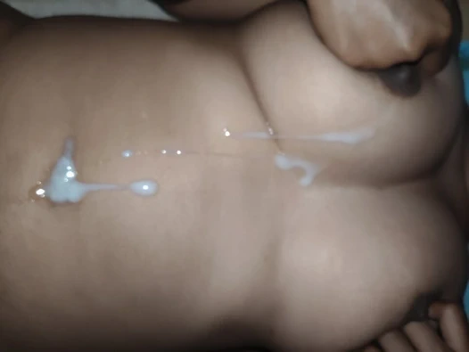 Tatlı yengenin sıkı amcıklı sert sikişi büyük göğüslere dölleniyor