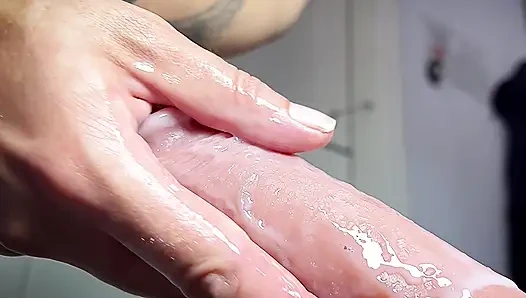 Fetiş.penis ovuyor.yarağa dokunuyor