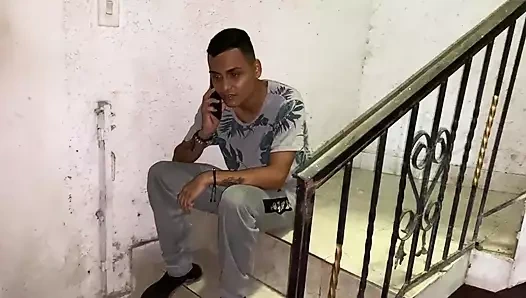 Çok ateşli bir sürprizim var ve boşalana kadar çok sert sikişiyoruz