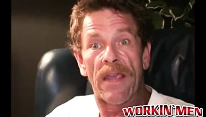 deneyimli çubuk gerdanlık tokatlıyor onun kıllı horoz ve spreyler Cum