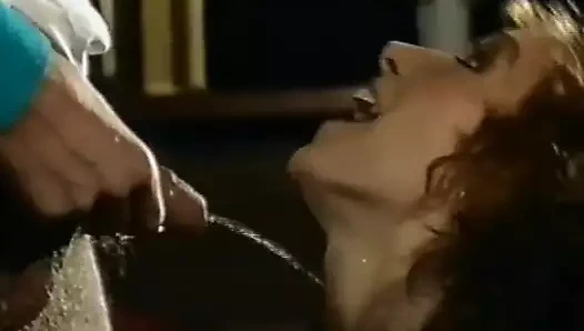 Favori çiş sahneleri - marianne sperber #3