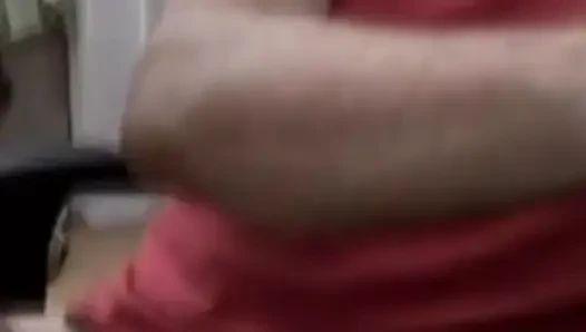 Brandon'ın iş gününü bölüyor