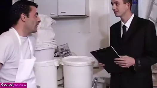 Frenchporn.fr - bir yarak bir fırıncı tarafından emiliyor