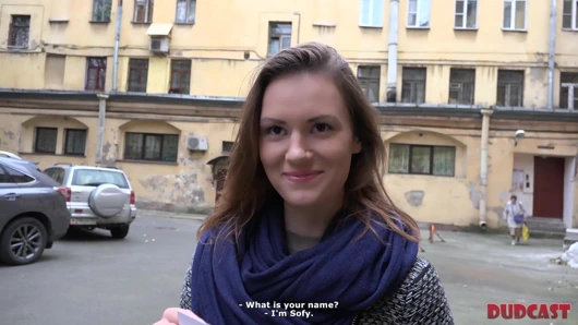 Güzel kız sözde ajan ile harika seks kandırdı