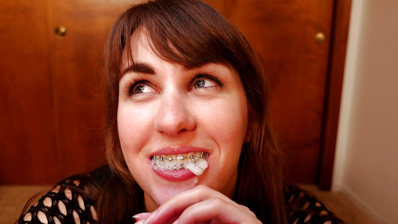 Braceface genç derin boğaz uygulama