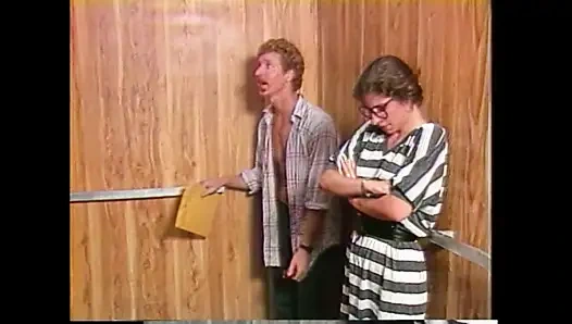 Horoz isteyen önlenemez bir esmer