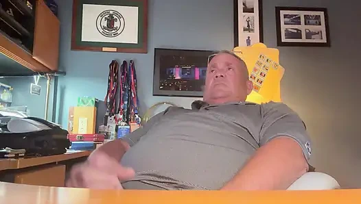 Masada mastürbasyon yapıyor ve döl boşaltıyor