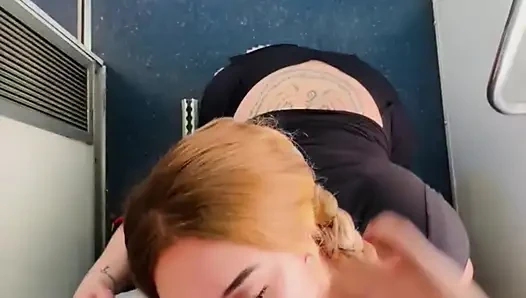 Erkek arkadaşımın penisini farklı yerlerden emdim