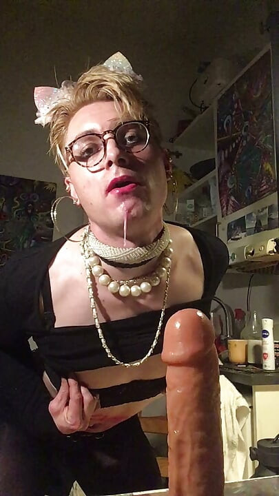 Sissy Faggot Jes Brinch eğleniyor